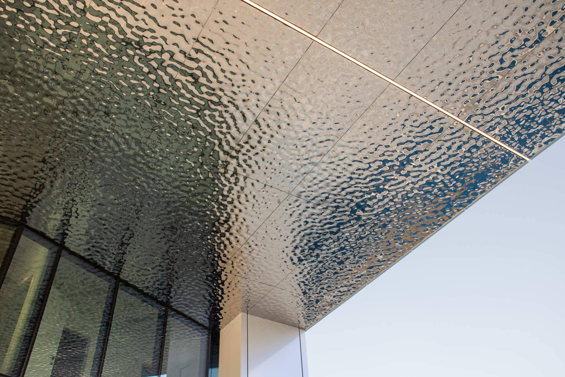 El Revestimiento Metálico 3D de Mossyrock Design está redefiniendo la Arquitectura exterior e interior