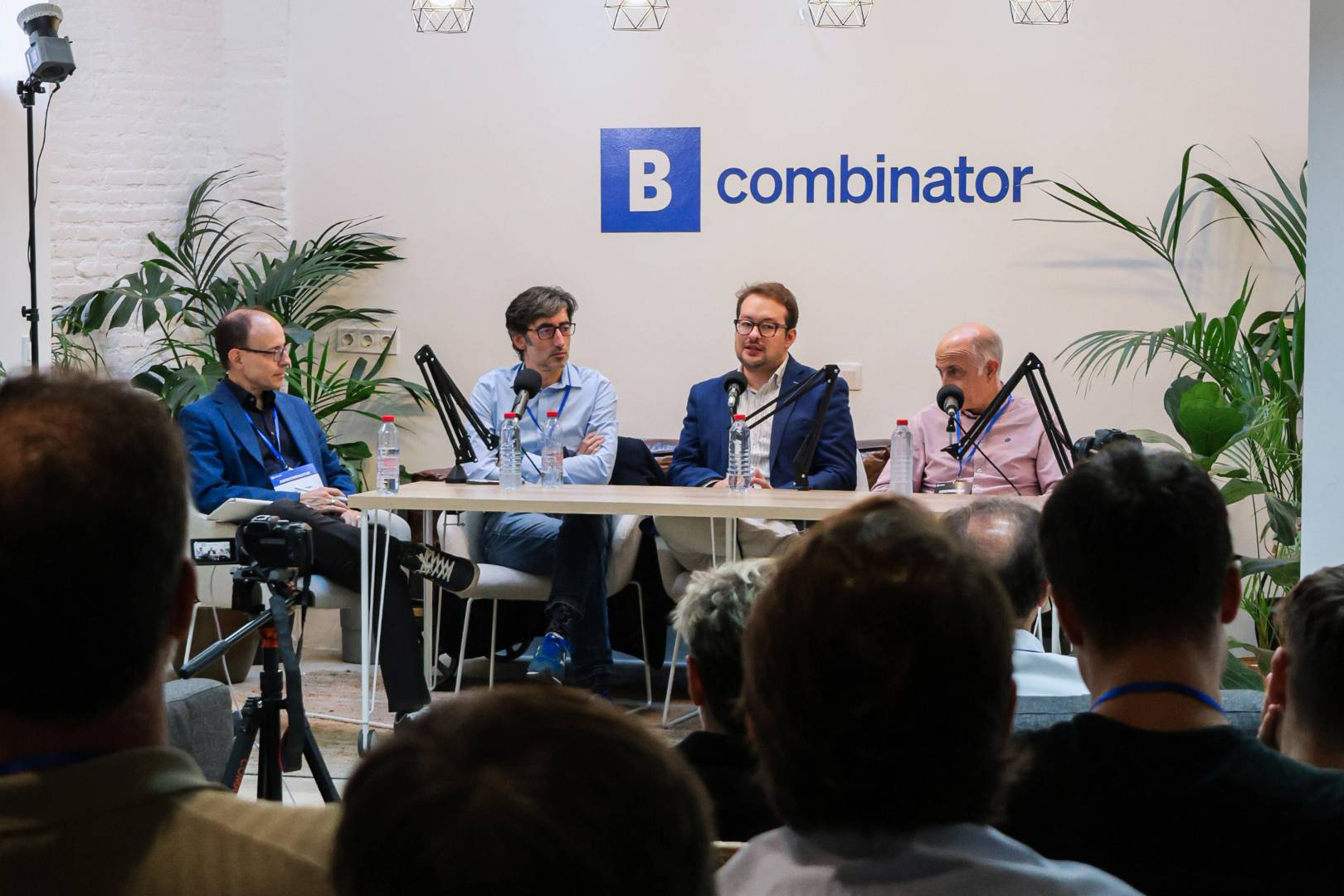 Emprendimiento, IA y networking marcan el AI Day 2025 de Bcombinator en Barcelona