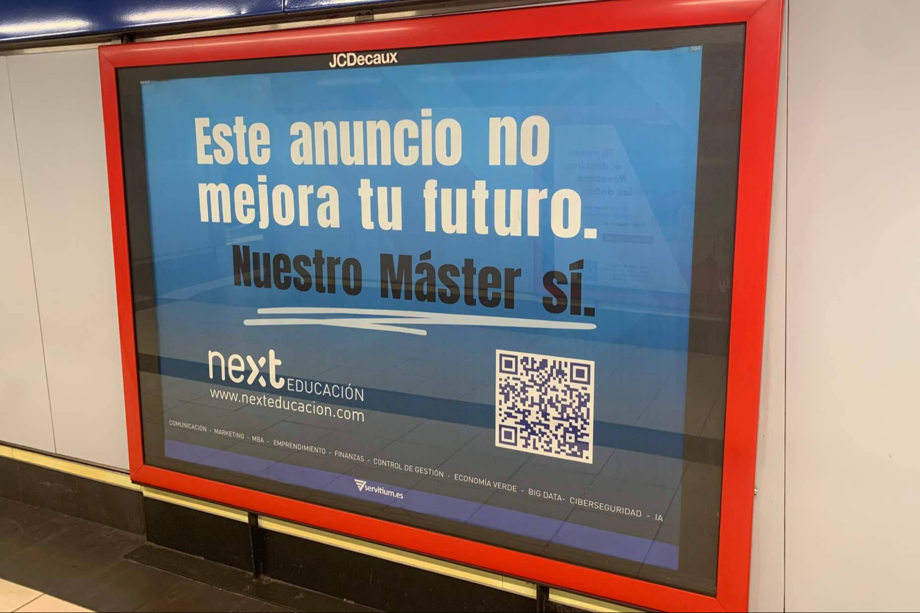 Marketing con humor; la creativa apuesta de Next Educación en el Metro de Madrid