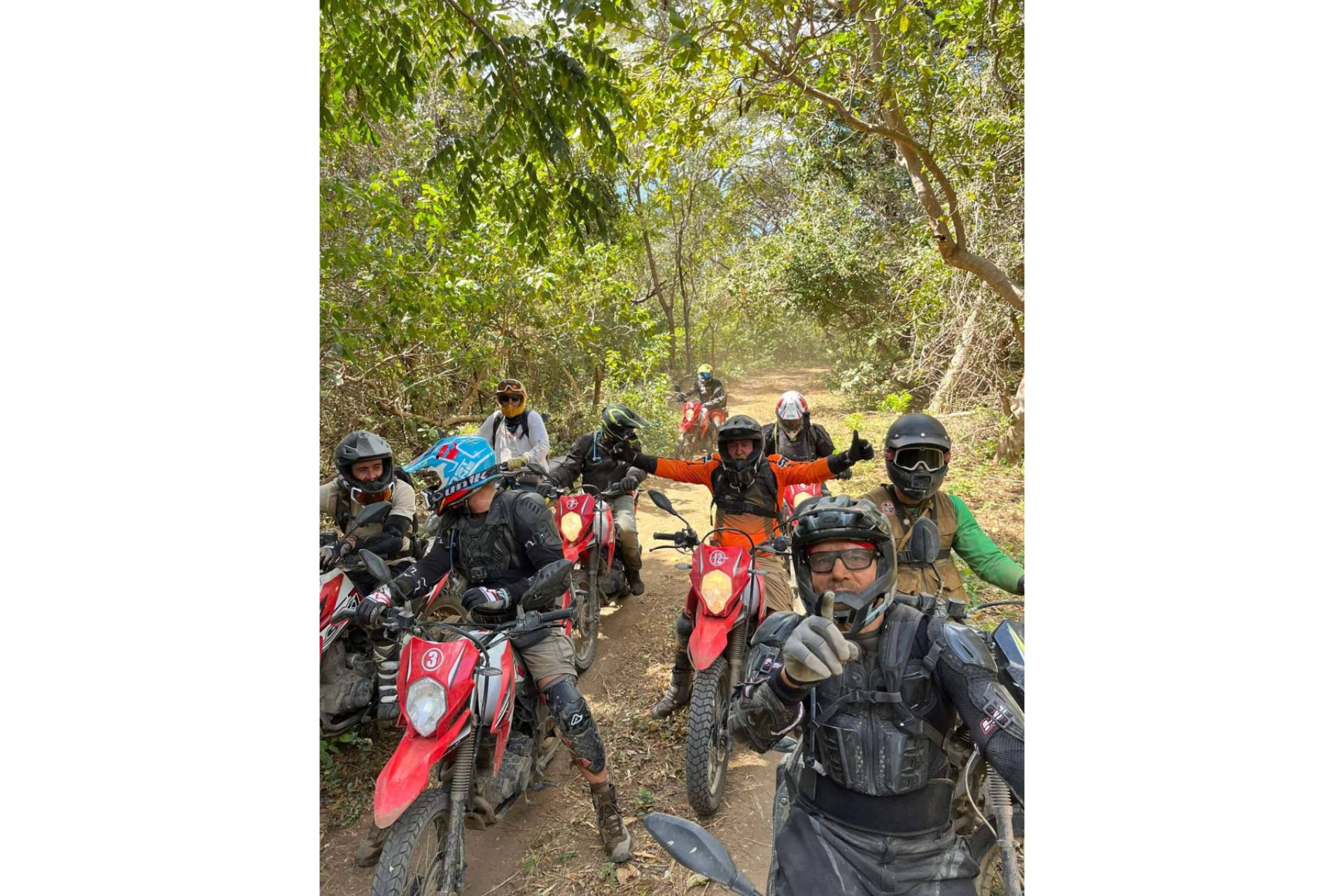 Nicaragua en moto; una travesía entre volcanes, selvas y caminos rurales con Motorbeach Viajes