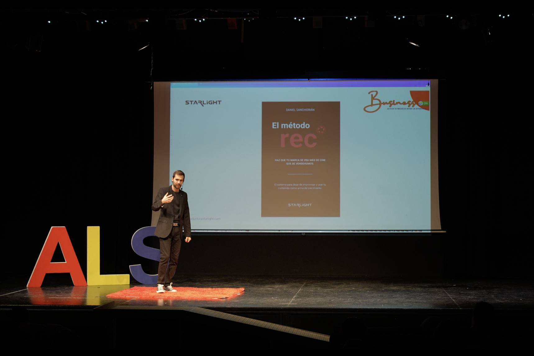 El Método REC, el nuevo libro que desvela cómo crear contenido que atrae clientes para un negocio