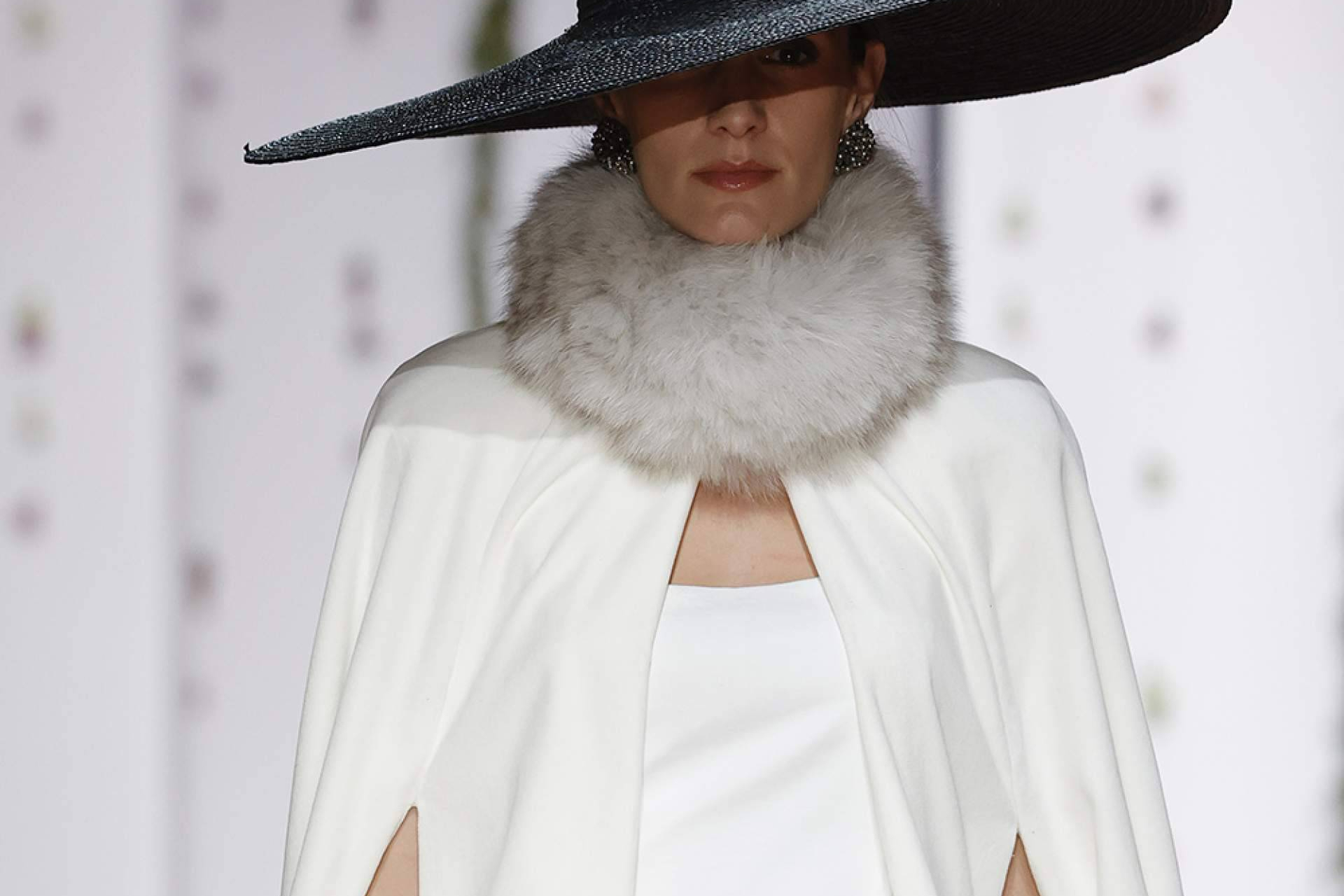 Capas Capicúa lanza su colección nupcial en la pasarela Atelier Couture 2025