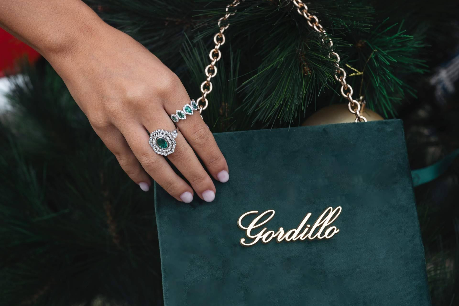 Joyería Gordillo presenta su selección de regalos de Navidad con alma mecánica y brillo eterno