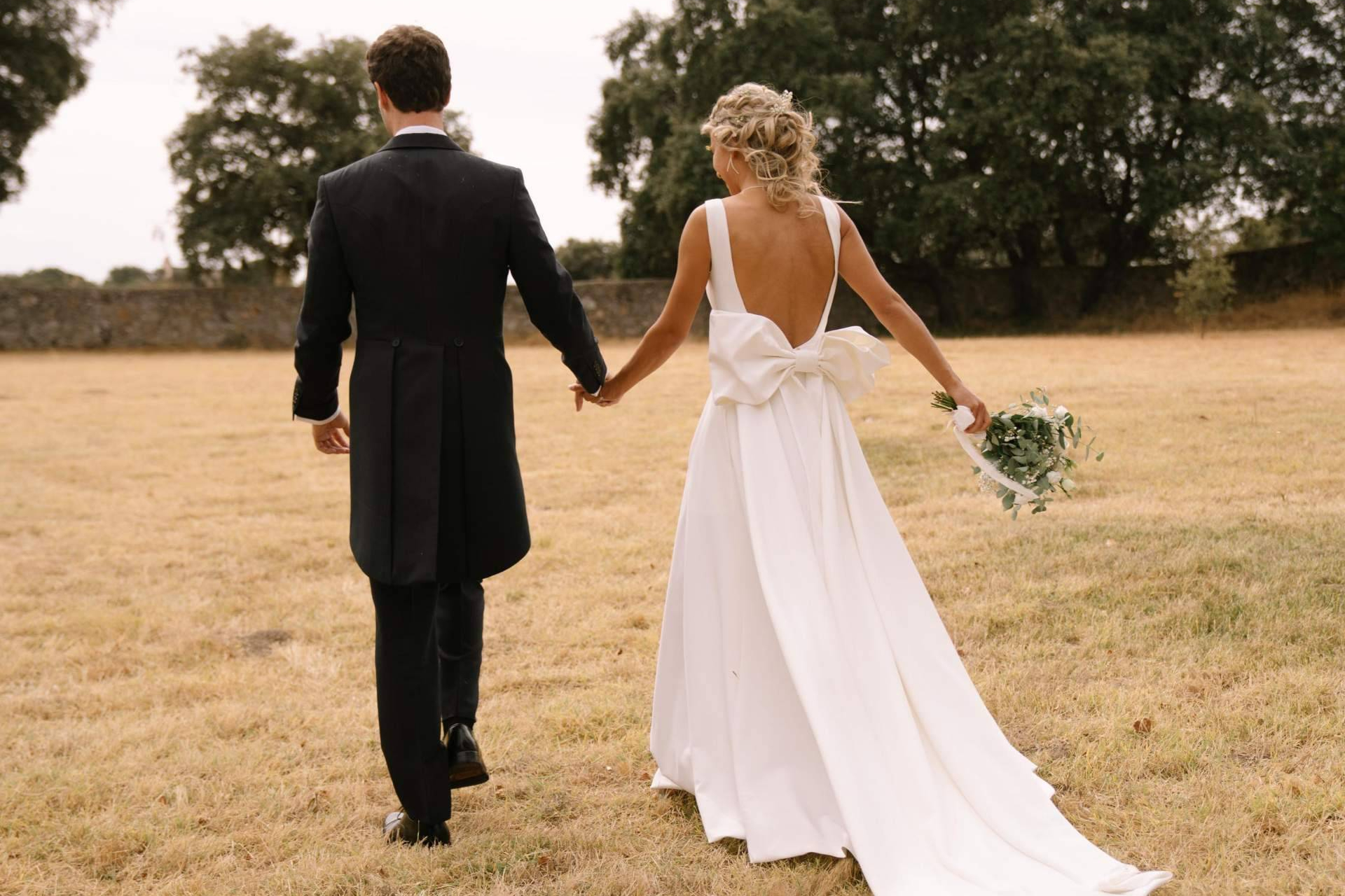Cuando un vestido de novia cuenta una historia; diseño a medida y artesanía