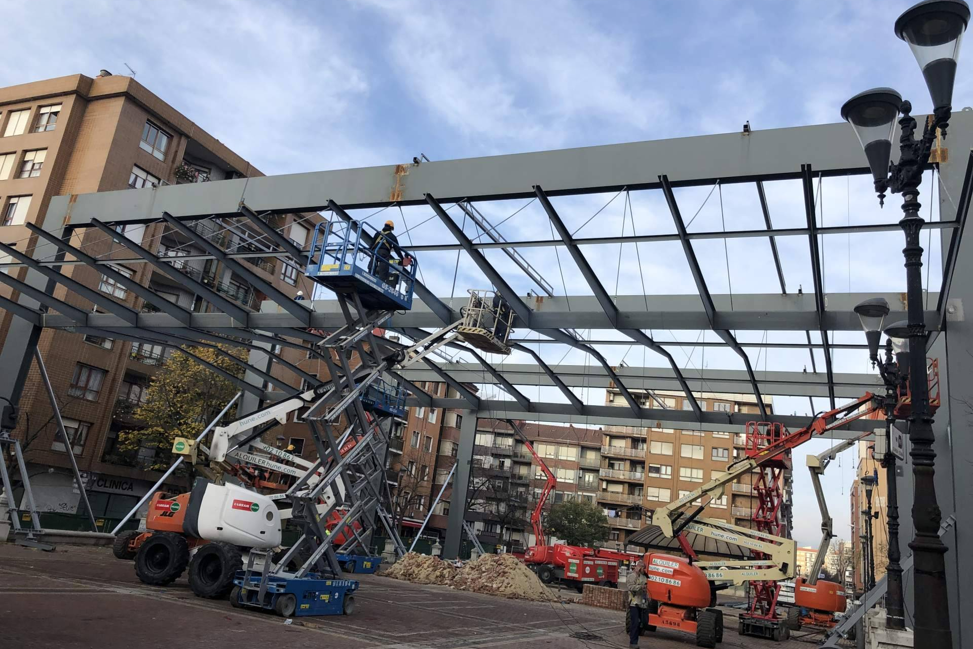 Instalaciones RPM sorprende con estructuras metálicas innovadoras en parques y plazas públicas