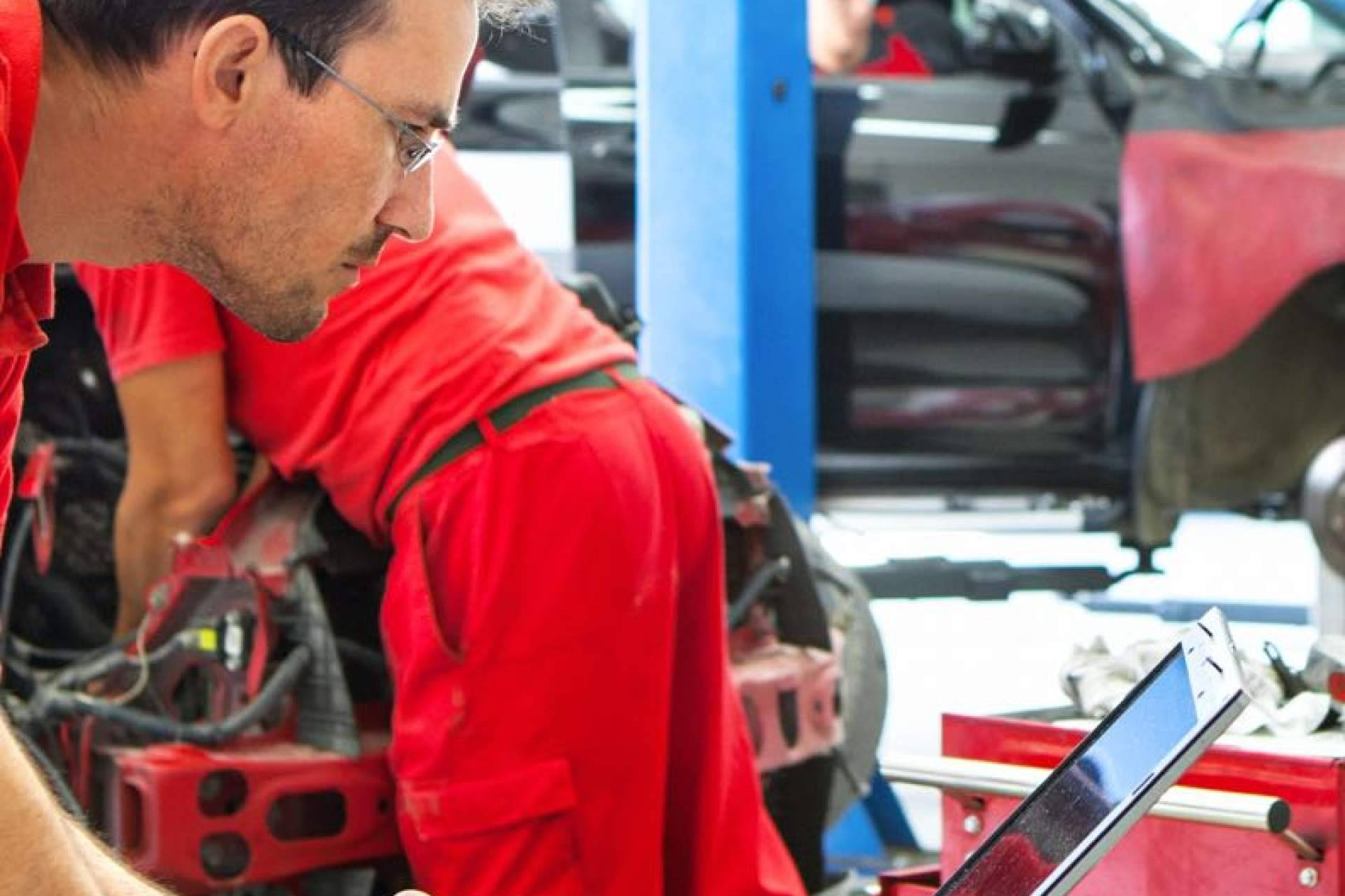Qué factores influyen en el precio de un coche de segunda mano y cómo evaluarlos antes de comprar