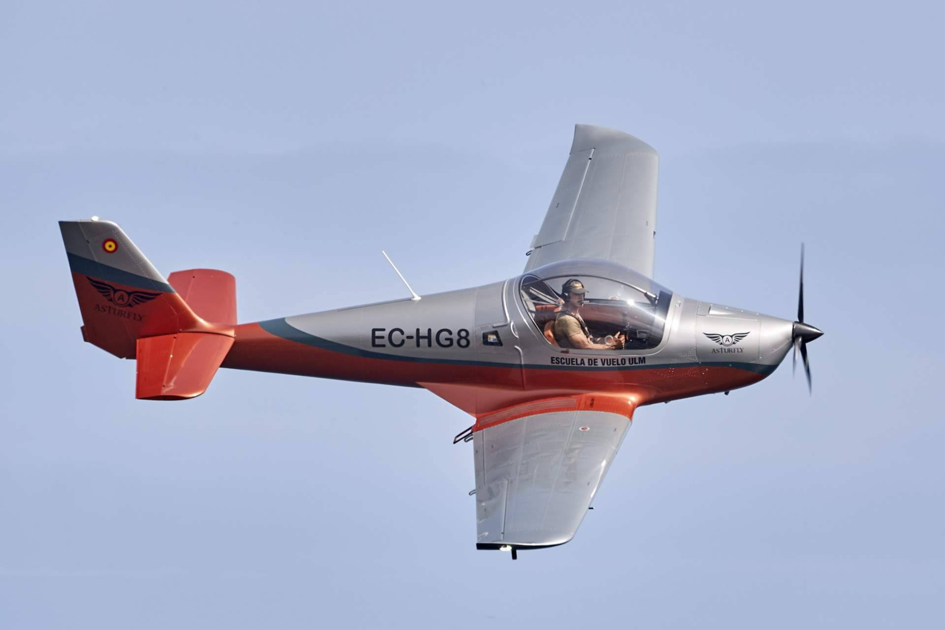 Piloto por un día en La Morgal, nunca es tarde para aprender a volar