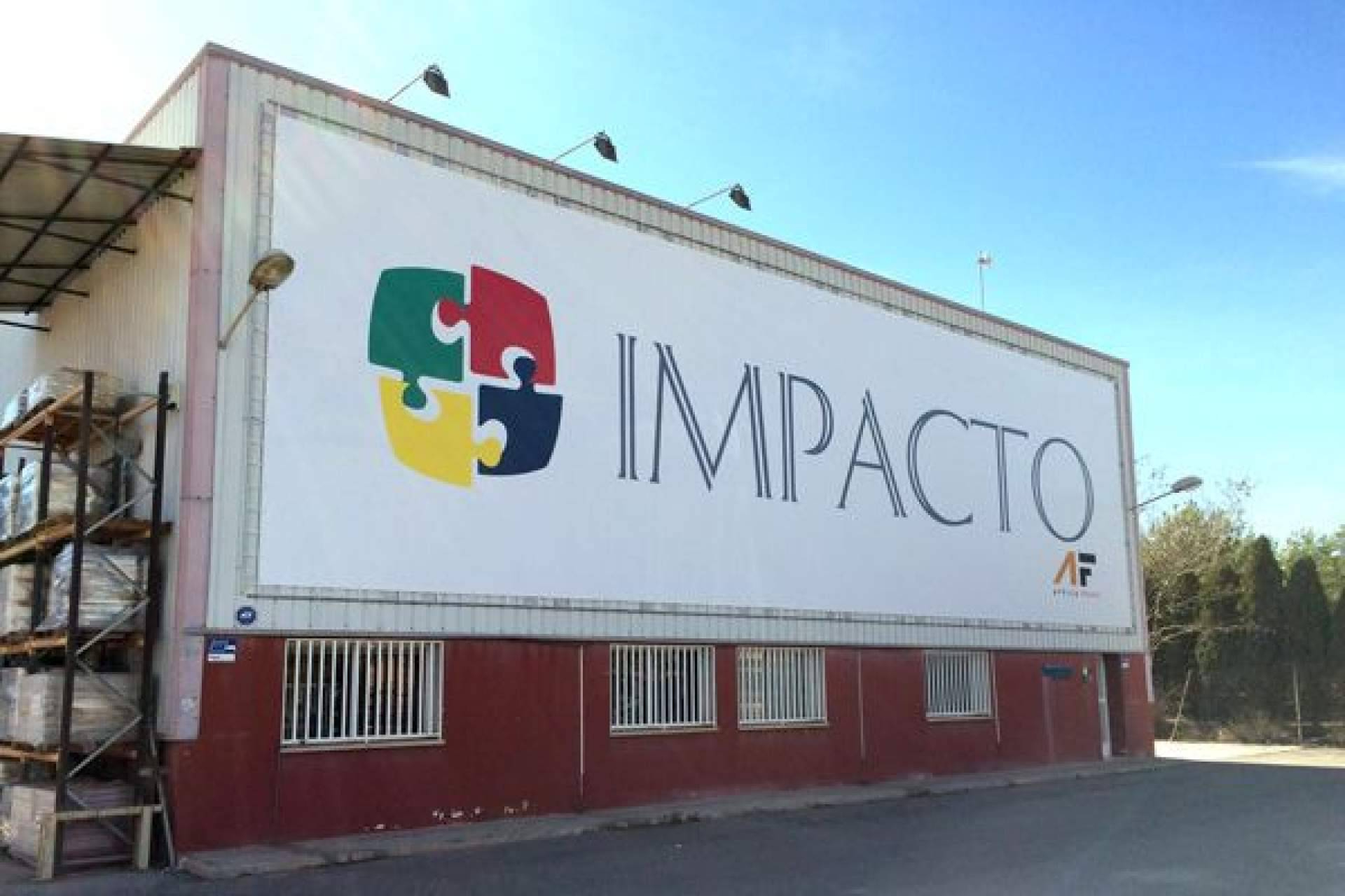 Rótulos Cecilio impulsa la visibilidad de empresas con lonas de gran formato