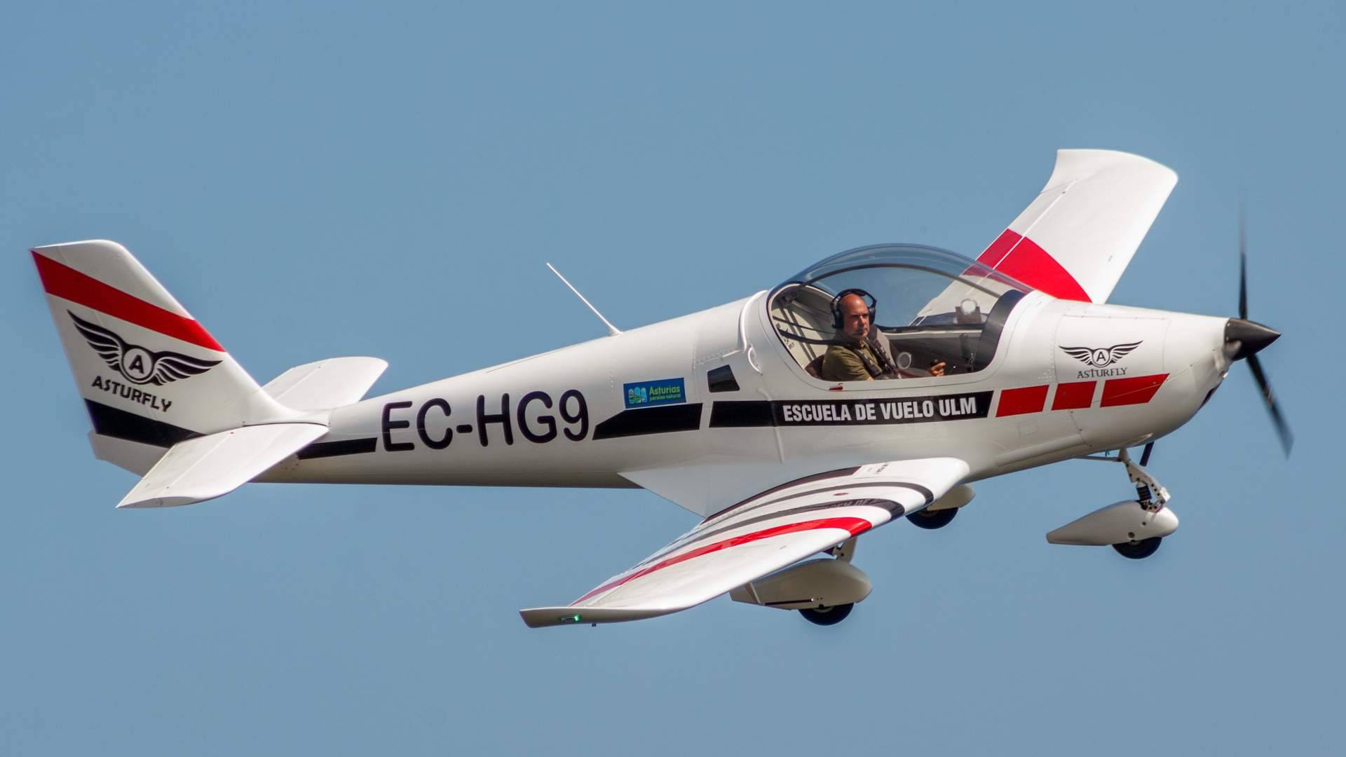 El garaje volador cobra vida en Asturfly con historias reales de pilotos que construyen su avión