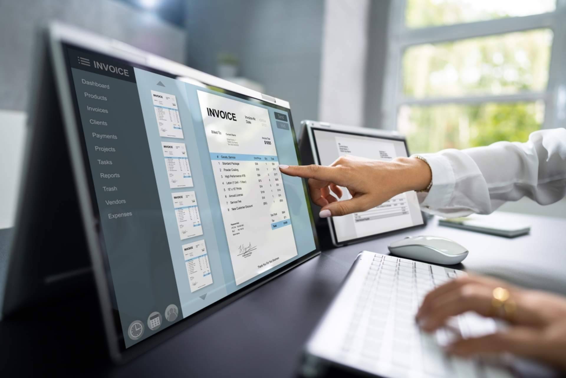 Facturación VeriFactu y control horario conectados con CRM Marca Blanca