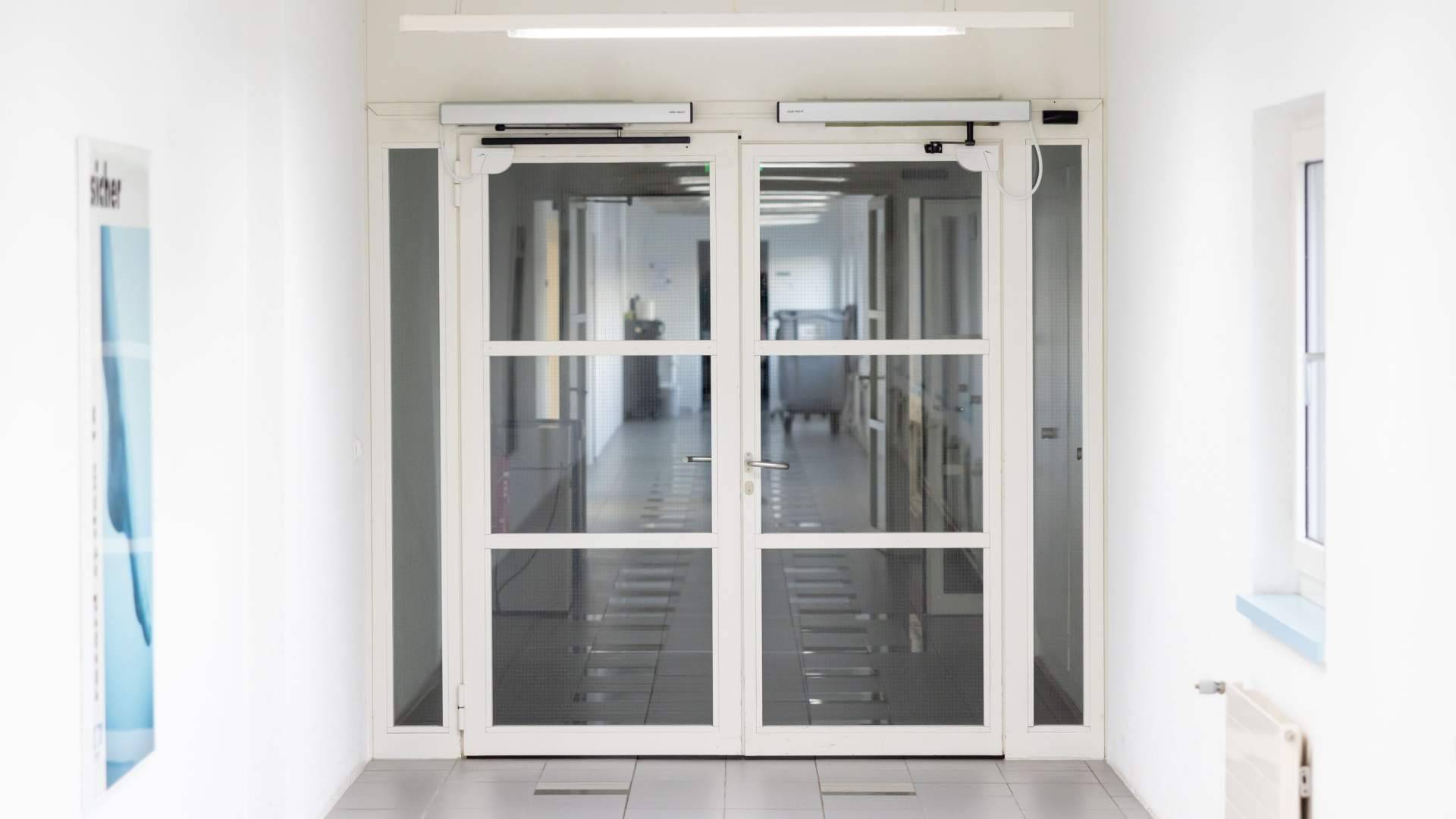 ASSA ABLOY presenta una solución para mejorar la eficiencia energética en grandes edificios