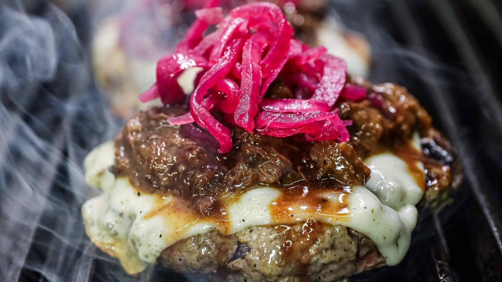La Central refuerza su propuesta con burgers especiales en un mercado burger más maduro.