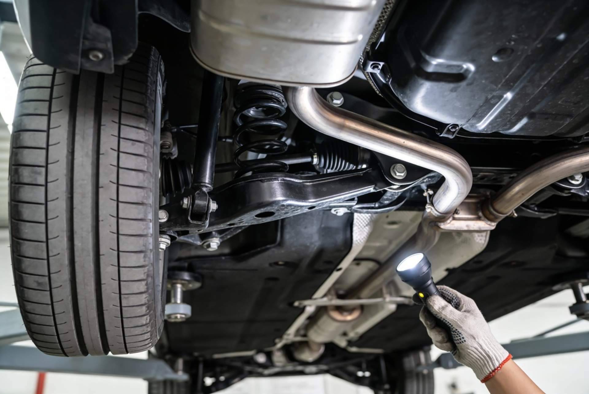 Talleres Claxon alerta sobre las señales que indican una avería en la suspensión del coche