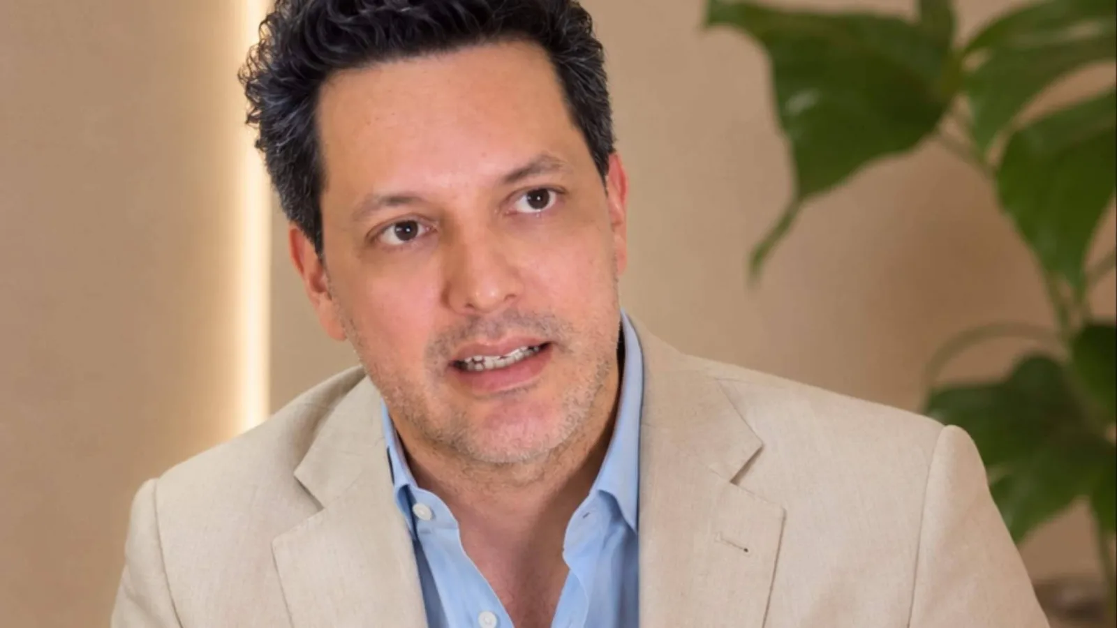 Más allá de la cara Ozempic, la reflexión del Dr. Máximo Evia sobre salud, belleza y hábitos