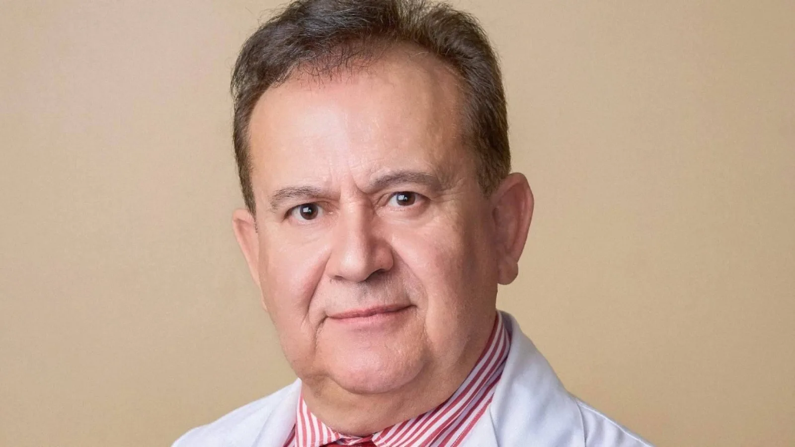 El Dr. Chamosa, padre de la liposucción de rodillas y tobillos, revoluciona el Lipedema