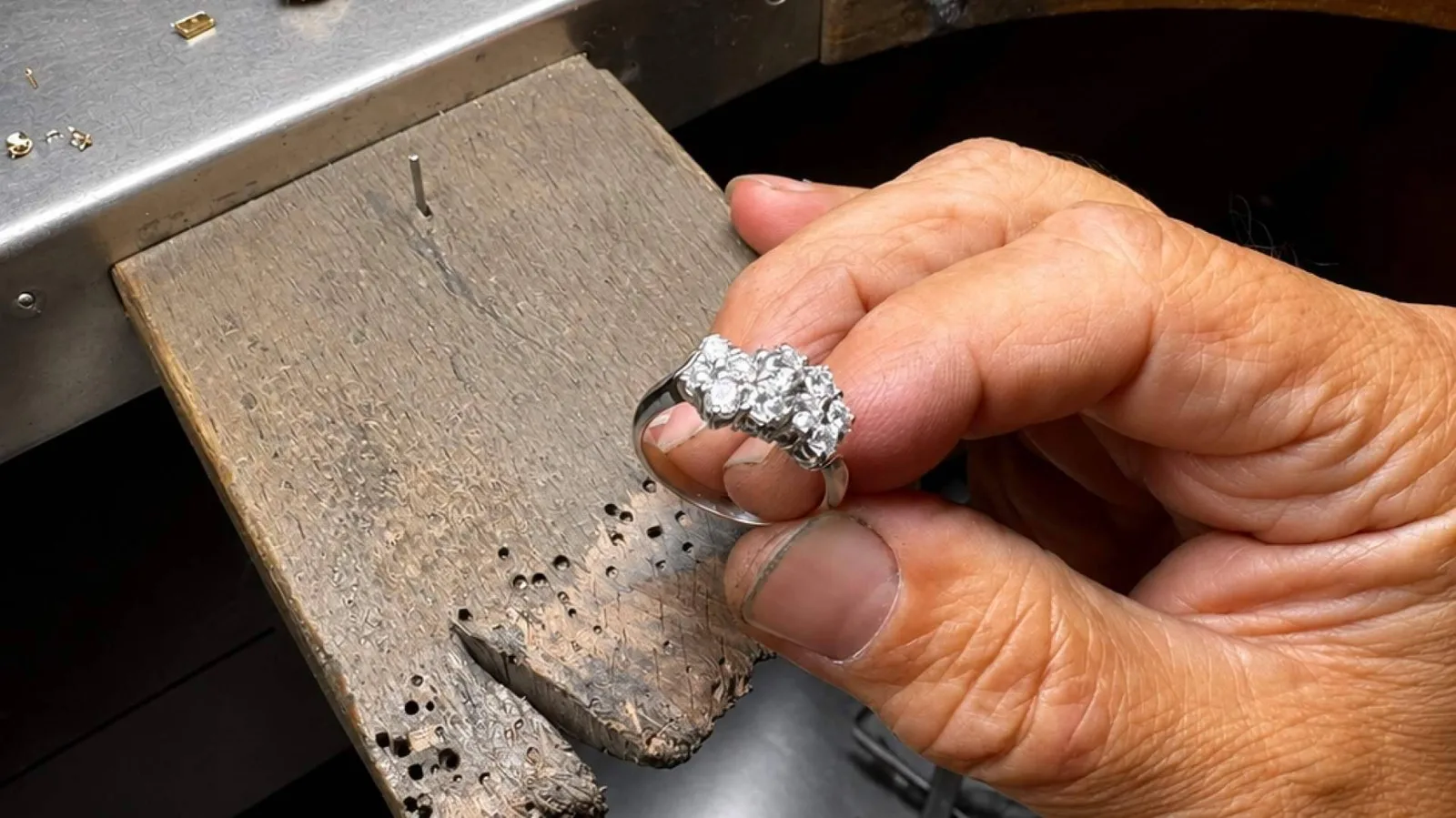 Joyas antiguas y precio del oro, por qué algunas piezas heredadas valen mucho más que su peso